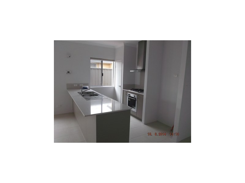 33 Summerville Blvde., Caversham WA 6055
