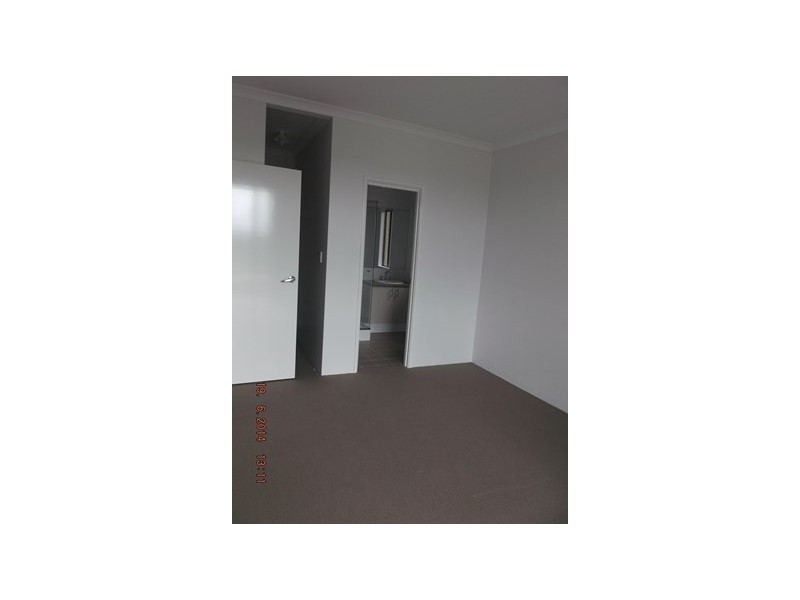 33 Summerville Blvde., Caversham WA 6055