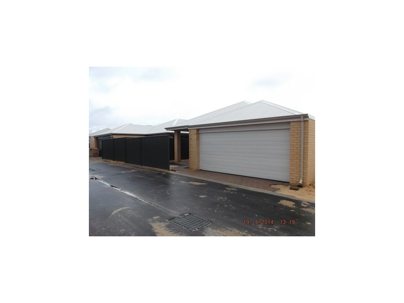 33 Summerville Blvde., Caversham WA 6055