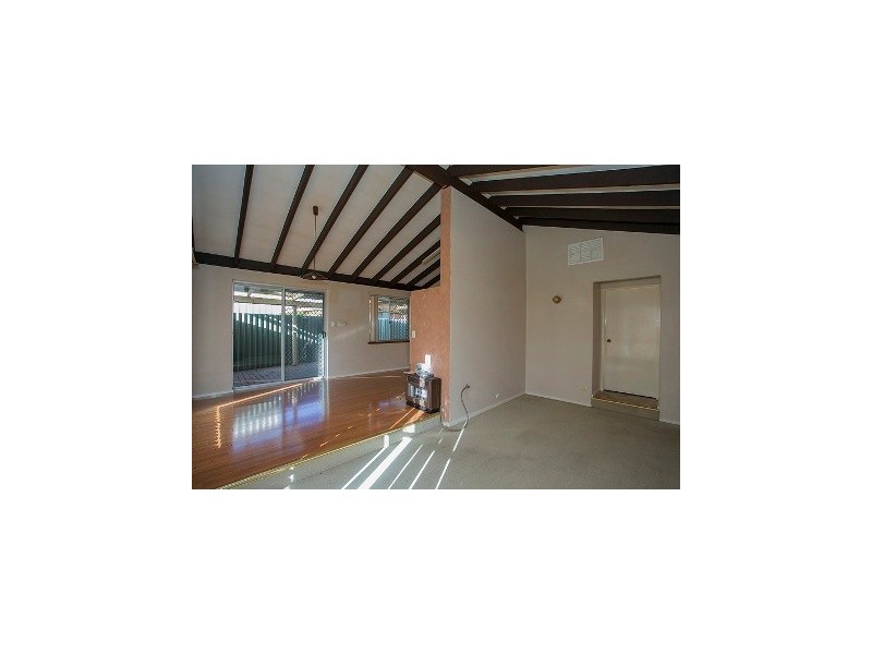 14 Chireton Place, Beechboro WA 6063