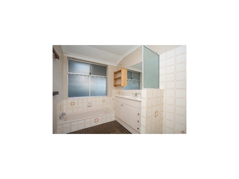 14 Chireton Place, Beechboro WA 6063