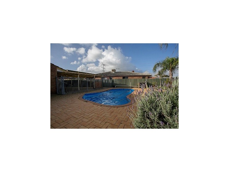 14 Chireton Place, Beechboro WA 6063