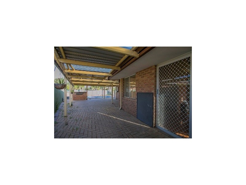 14 Chireton Place, Beechboro WA 6063