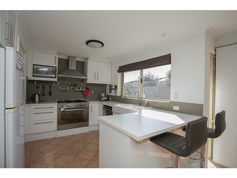 17 Bridges Rise, Kiara WA 6054