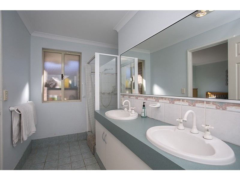 17 Bridges Rise, Kiara WA 6054