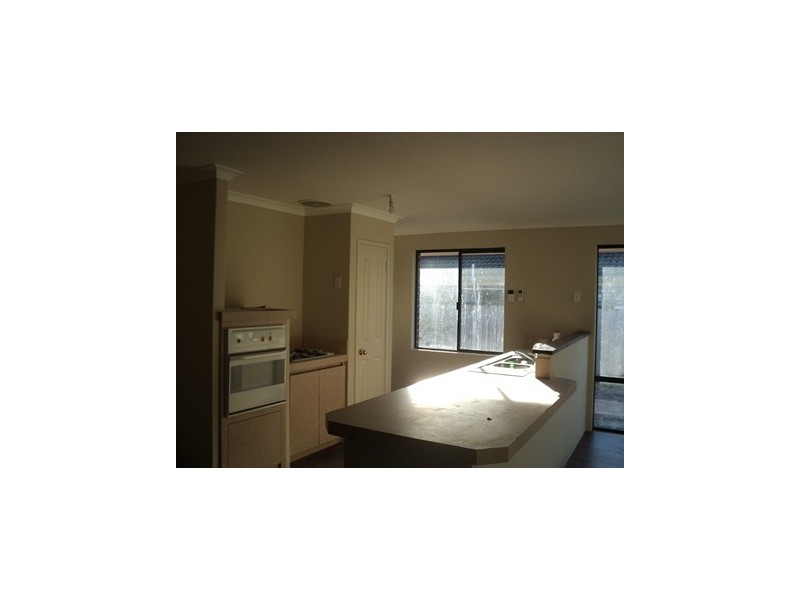 31 Campolino Gardens, Stratton WA 6056