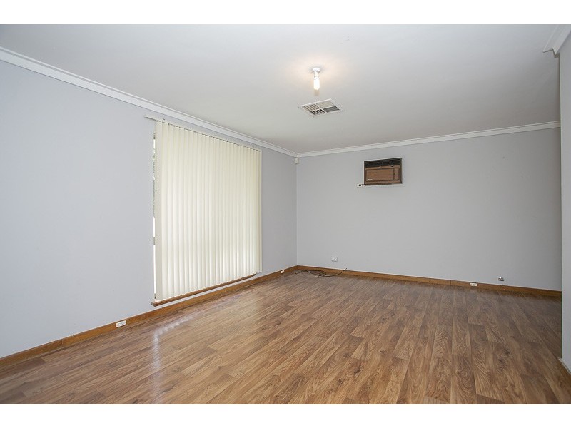 90 Dale Road, Armadale WA 6112