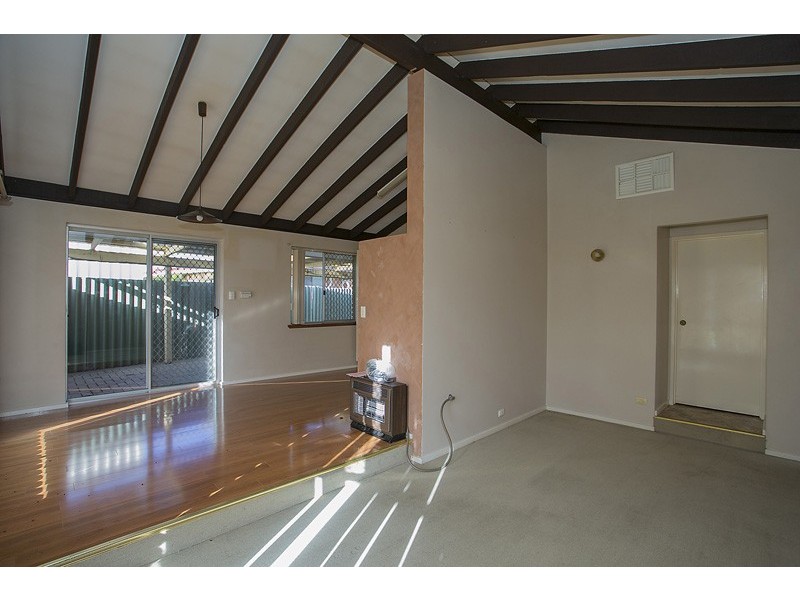 14 Chireton Place, Beechboro WA 6063