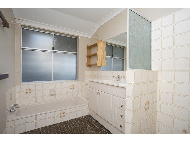 14 Chireton Place, Beechboro WA 6063