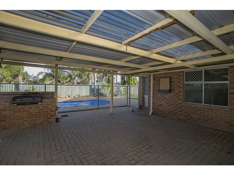 14 Chireton Place, Beechboro WA 6063