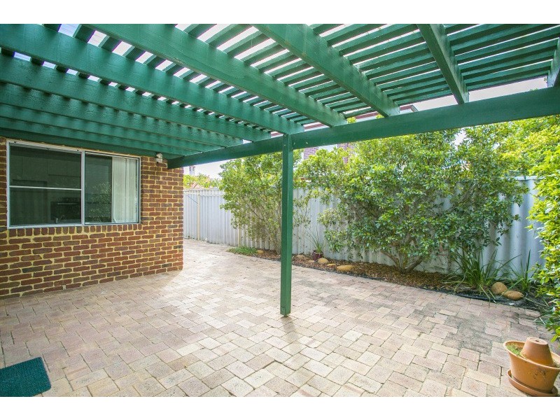 102D Sixth Avenue, Inglewood WA 6052