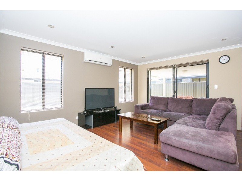 16 Litoria Pass, Caversham WA 6055