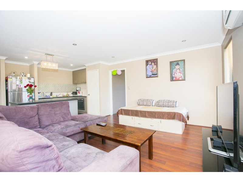 16 Litoria Pass, Caversham WA 6055