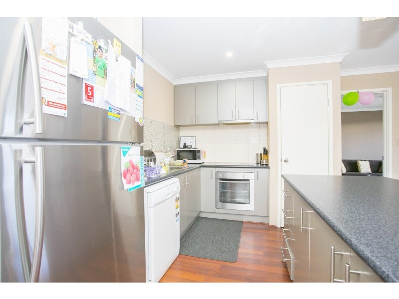 16 Litoria Pass, Caversham WA 6055