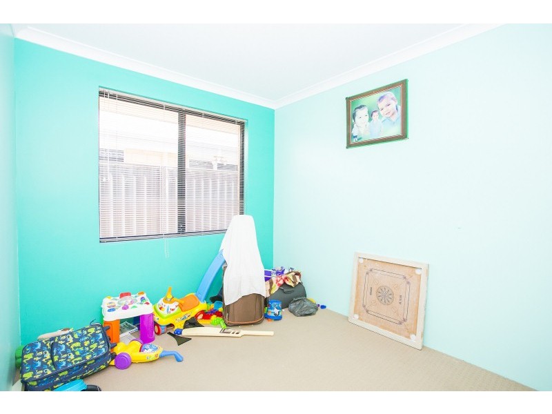 16 Litoria Pass, Caversham WA 6055