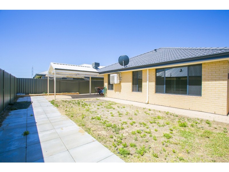 16 Litoria Pass, Caversham WA 6055