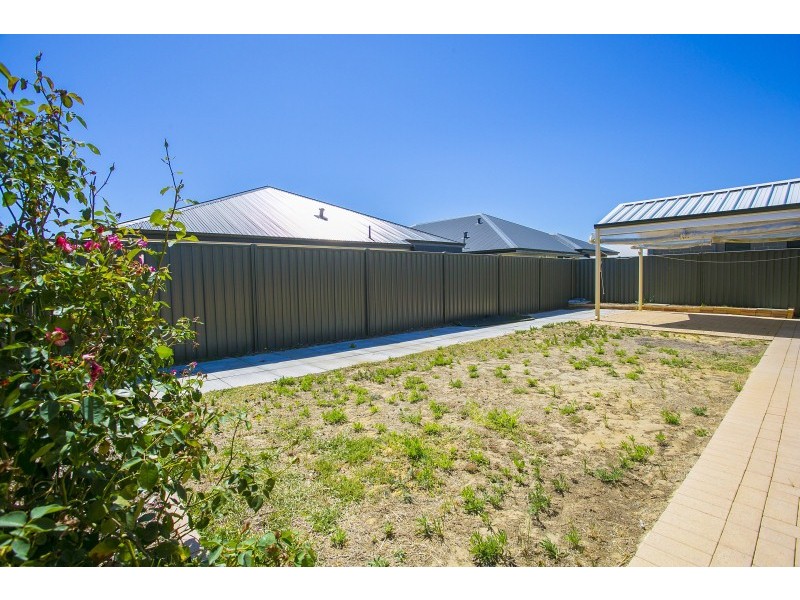 16 Litoria Pass, Caversham WA 6055