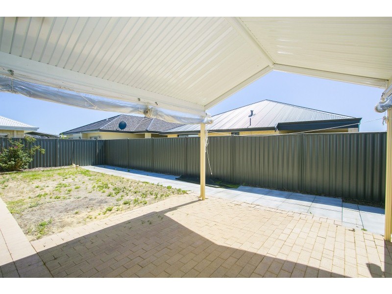 16 Litoria Pass, Caversham WA 6055