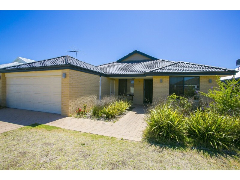 16 Litoria Pass, Caversham WA 6055