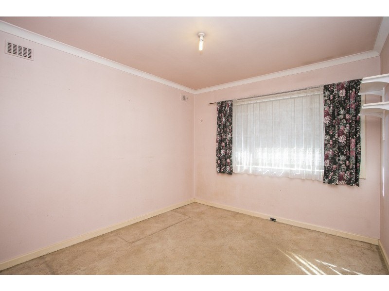 20 Neilson Avenue, Armadale WA 6112