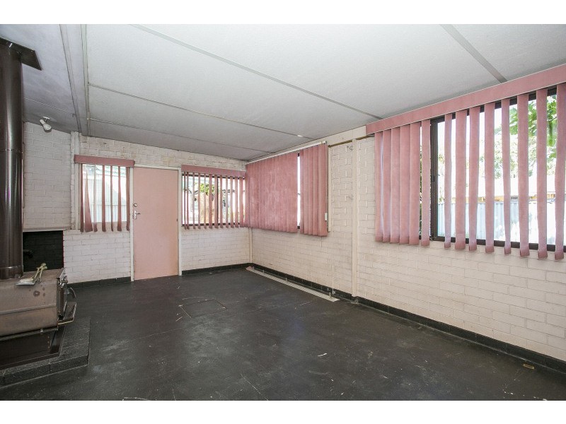 20 Neilson Avenue, Armadale WA 6112