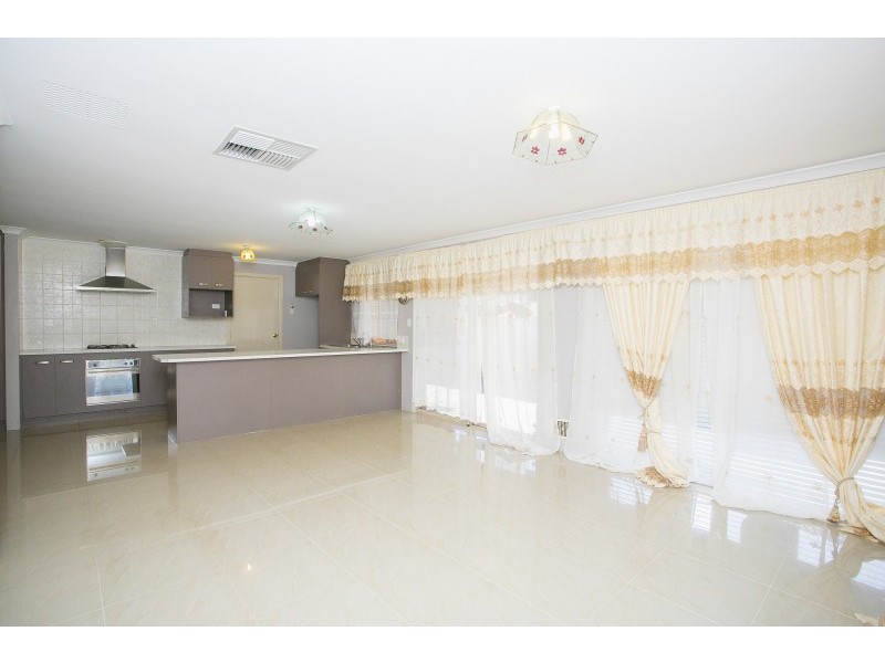 31 Turnstone Glade, Beechboro WA 6063