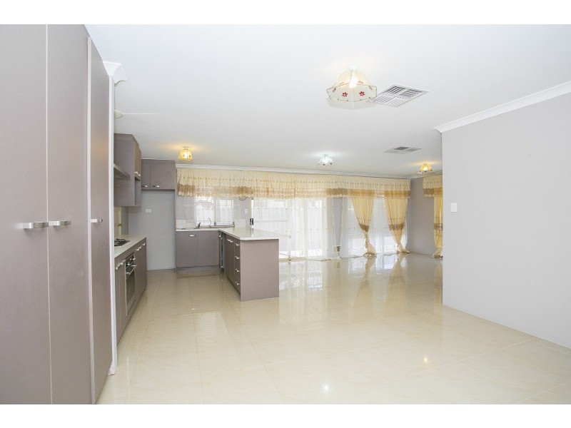 31 Turnstone Glade, Beechboro WA 6063