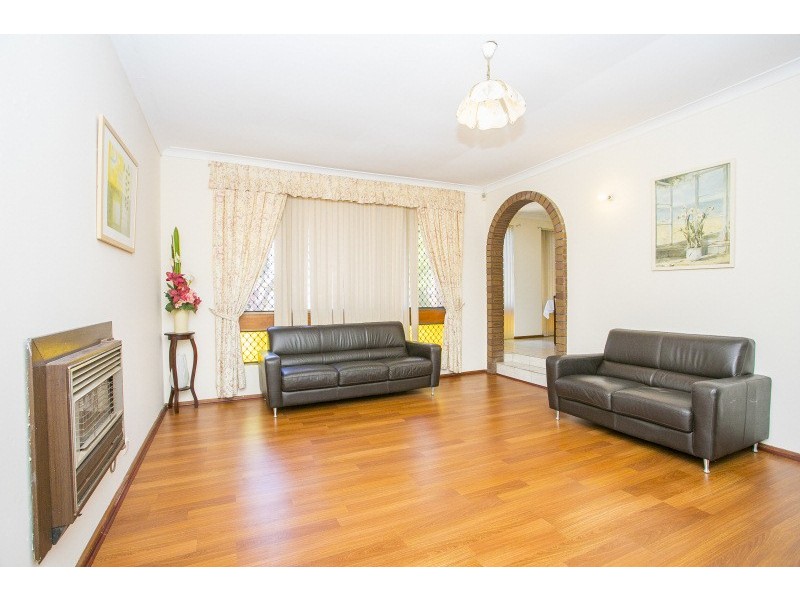 6 Camfield Place, Beechboro WA 6063