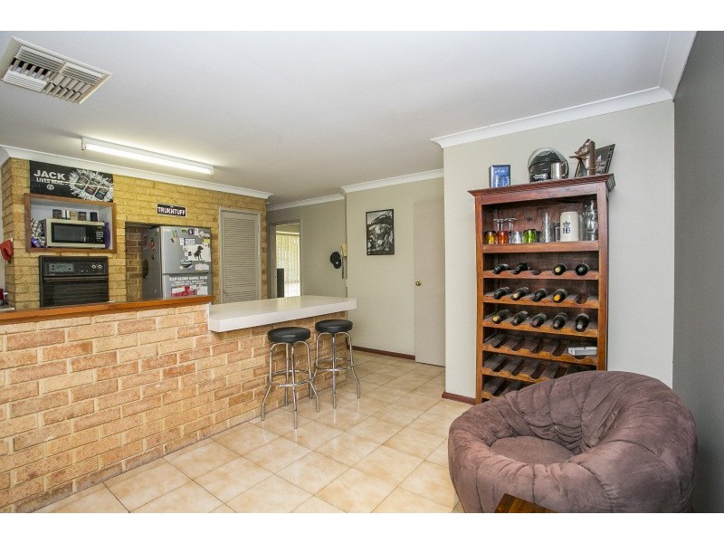 6 Pickett Street, Swan View WA 6056