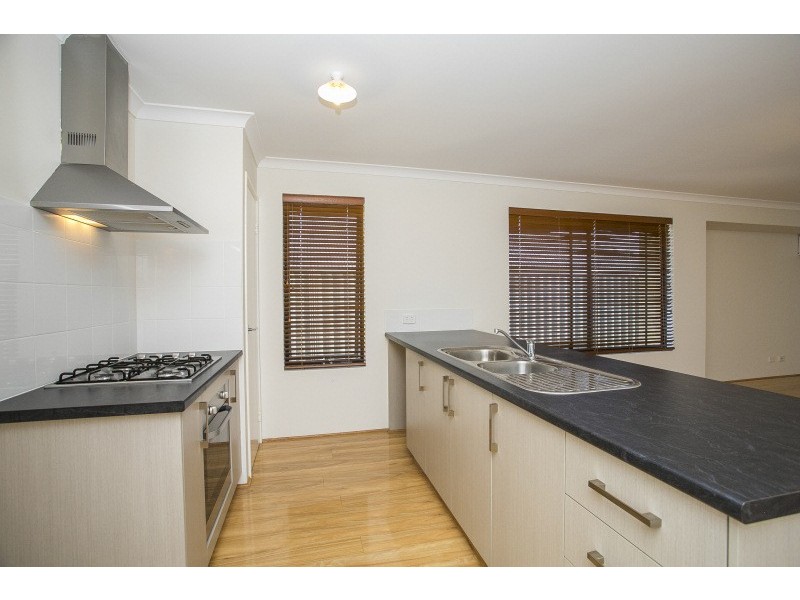 36 Tramontane App, Caversham WA 6055