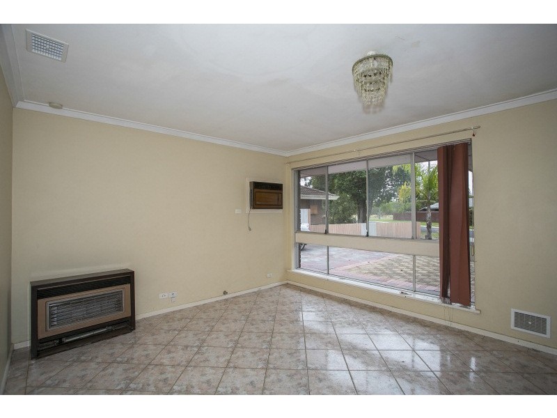 5 Clarice Court, Langford WA 6147