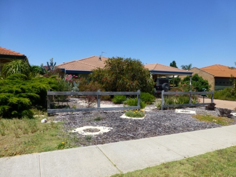 100 The Avenue, Alexander Heights WA 6064