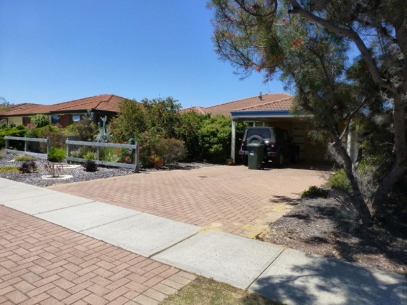 100 The Avenue, Alexander Heights WA 6064