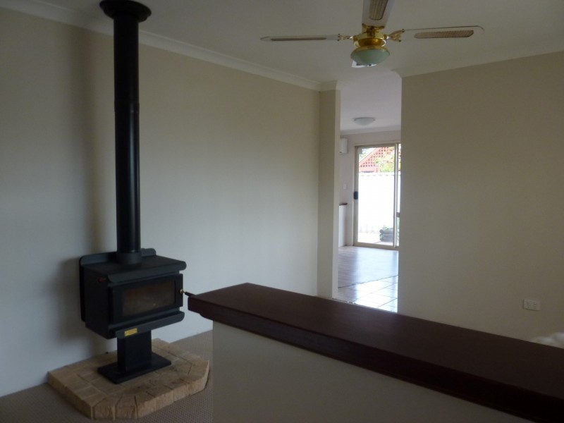 100 The Avenue, Alexander Heights WA 6064