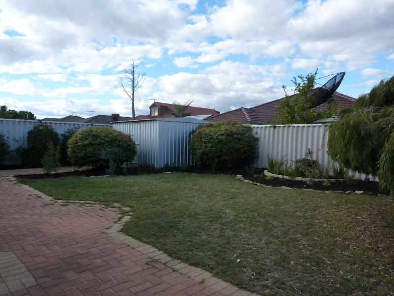 100 The Avenue, Alexander Heights WA 6064