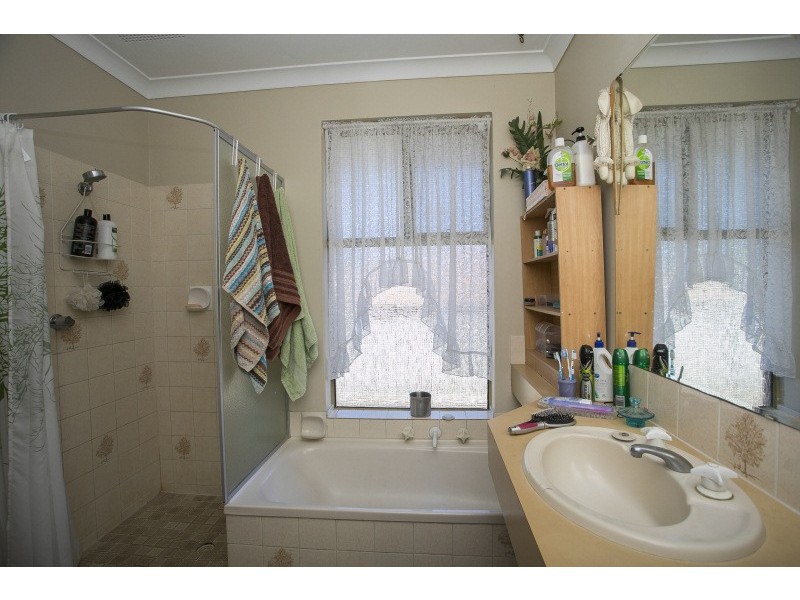 46 Hudson Way, Girrawheen WA 6064