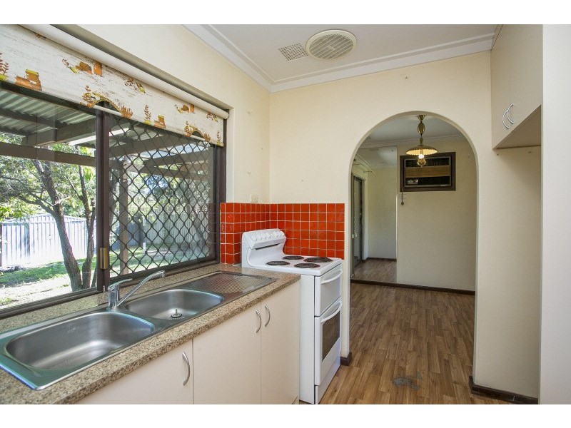 5 Abbott Way, Swan View WA 6056