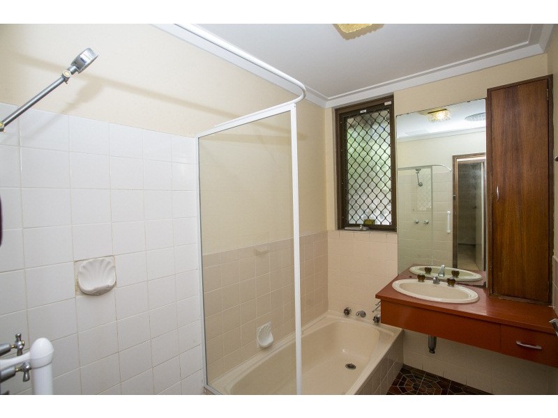 5 Abbott Way, Swan View WA 6056