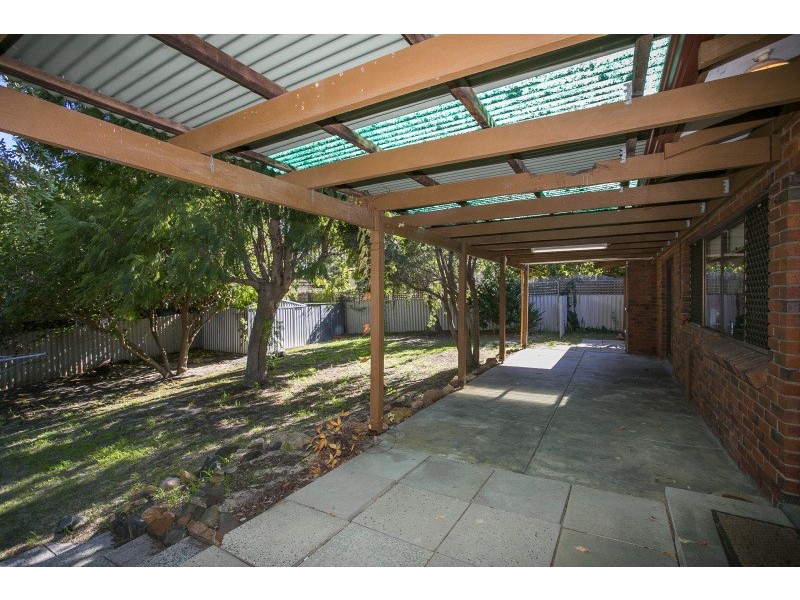 5 Abbott Way, Swan View WA 6056
