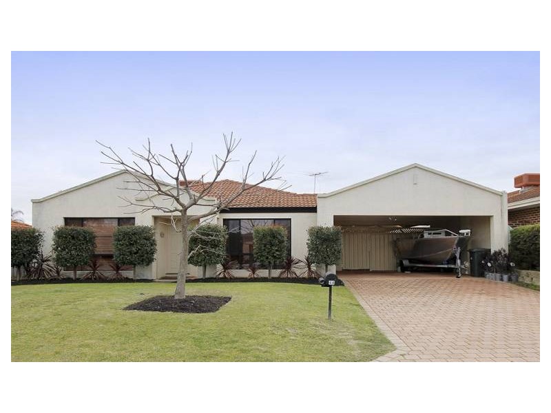 44 Ullinger, Marangaroo WA 6064