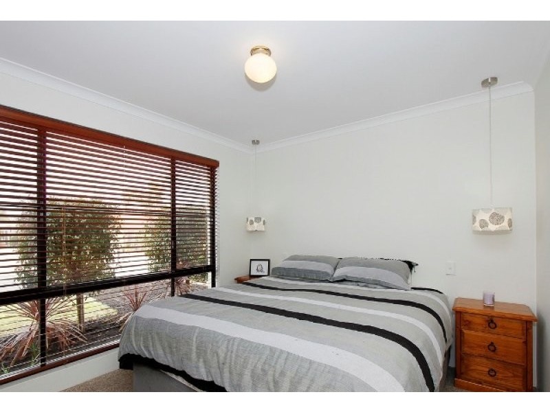 44 Ullinger, Marangaroo WA 6064