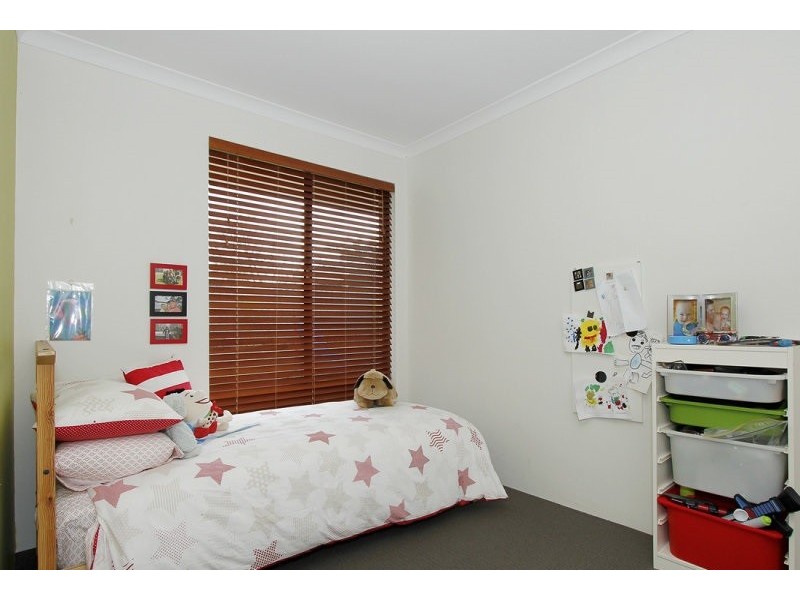 44 Ullinger, Marangaroo WA 6064