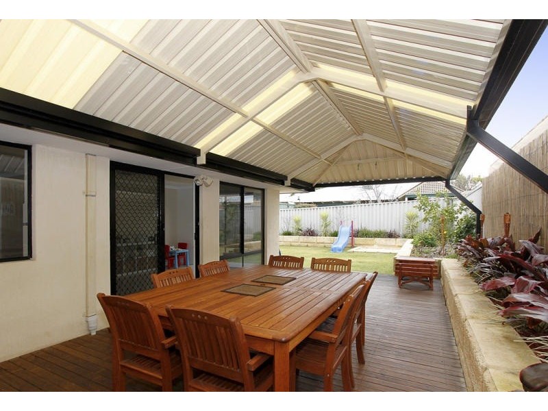 44 Ullinger, Marangaroo WA 6064