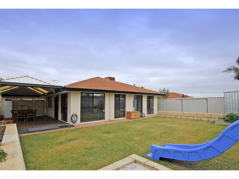 44 Ullinger, Marangaroo WA 6064