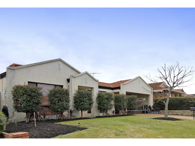 44 Ullinger, Marangaroo WA 6064