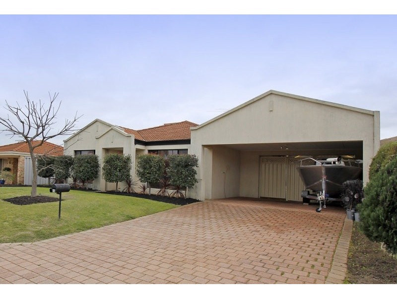 44 Ullinger, Marangaroo WA 6064