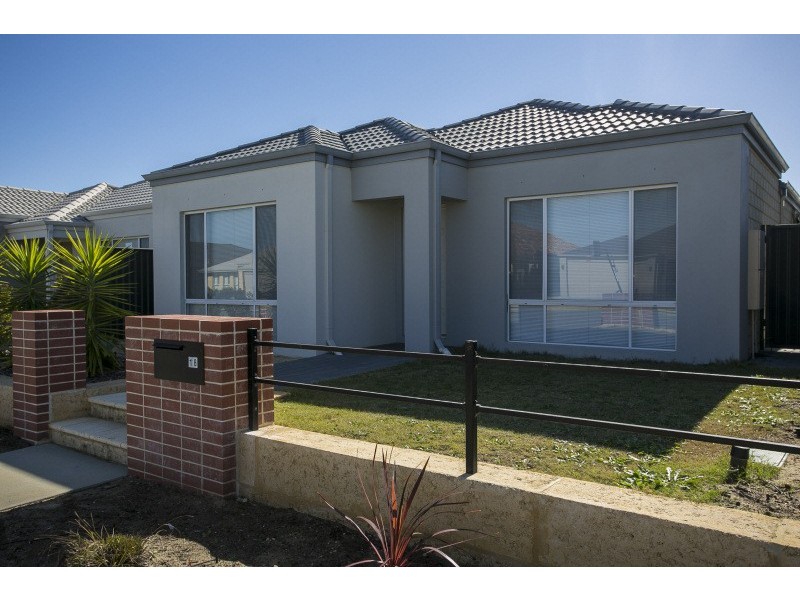 18 Summerville Boulevarde, Caversham WA 6055