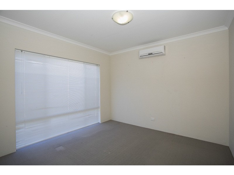 18 Summerville Boulevarde, Caversham WA 6055