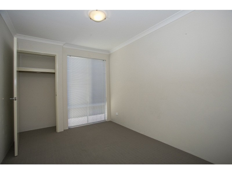 18 Summerville Boulevarde, Caversham WA 6055