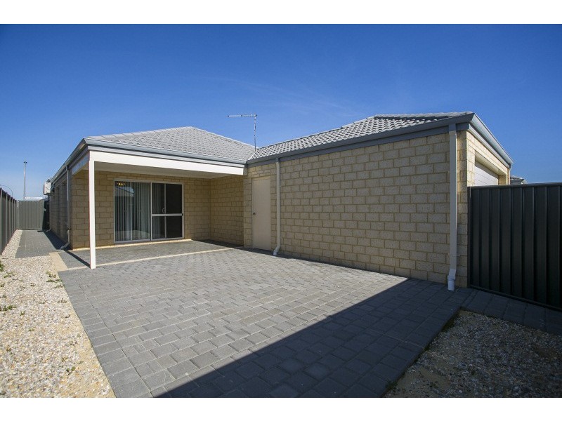 18 Summerville Boulevarde, Caversham WA 6055